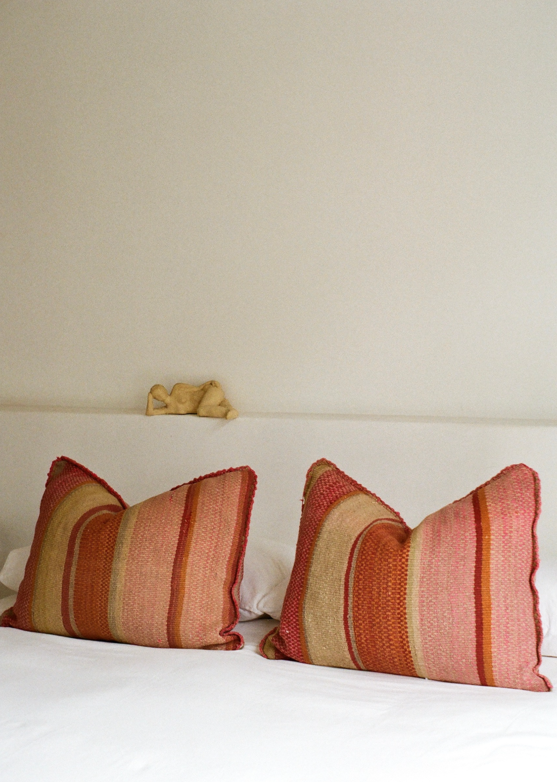 Irregular pink striped cushion cover